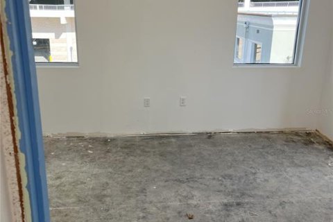 Propiedad comercial en alquiler en Orlando, Florida, 1292.36 m2 № 1684707 - foto 8