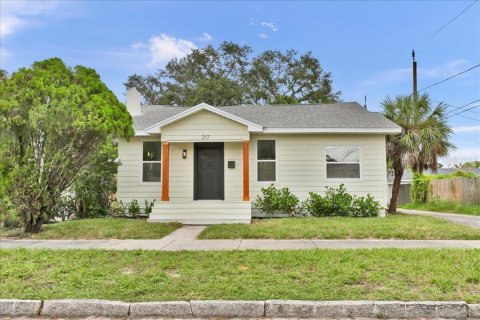 Villa ou maison à vendre à Saint Petersburg, Floride: 3 chambres, 138.15 m2 № 1907584 - photo 1
