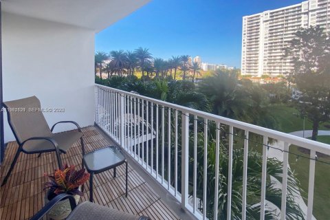 Купить кондоминиум в Авентура, Флорида 1 спальня, 99.03м2, № 2022110 - фото 4