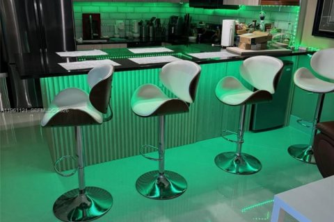 Кондоминиум с 1 спальней в Авентура, Флорида № 2022110