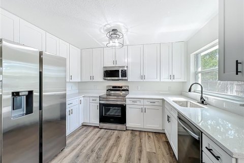 Casa en venta en Mount Dora, Florida, 3 dormitorios, 122.63 m2 № 2285258 - foto 10