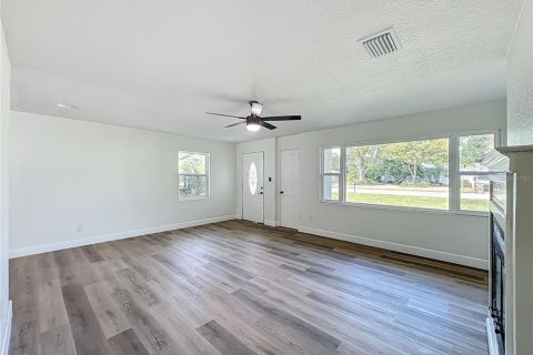 Casa en venta en Mount Dora, Florida, 3 dormitorios, 122.63 m2 № 2285258 - foto 6