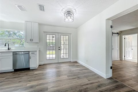Casa en venta en Mount Dora, Florida, 3 dormitorios, 122.63 m2 № 2285258 - foto 8
