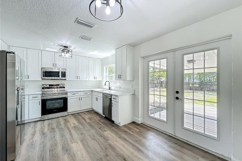Casa en venta en Mount Dora, Florida, 3 dormitorios, 122.63 m2 № 2285258 - foto 9