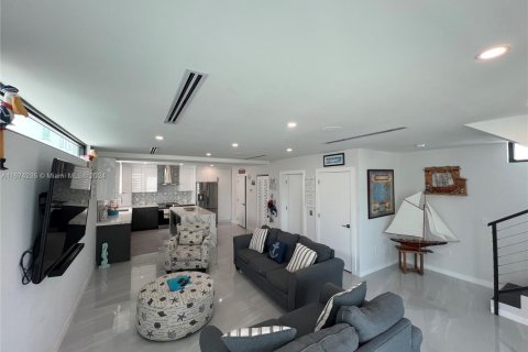 House in Key Largo, Florida 3 bedrooms, 154.22 sq.m. № 1874536 - photo 5
