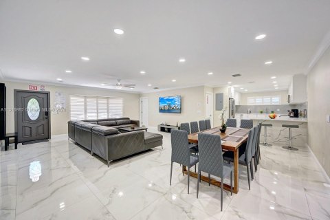 Снять в аренду виллу или дом в Холливуд, Флорида 5 спален, 143.63м2, № 1979731 - фото 10