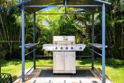 Снять в аренду виллу или дом в Холливуд, Флорида 5 спален, 143.63м2, № 1979731 - фото 8