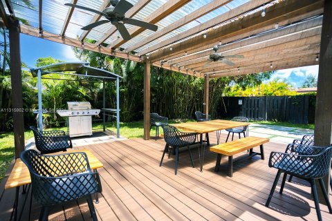 Снять в аренду виллу или дом в Холливуд, Флорида 5 спален, 143.63м2, № 1979731 - фото 5