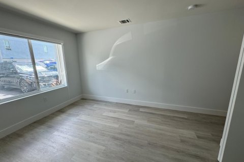 Снять в аренду таунхаус в Майами, Флорида 3 спальни, 127.83м2, № 1979479 - фото 6