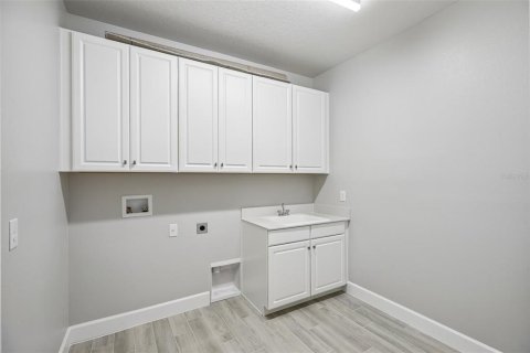 Купить виллу или дом в Апопка, Флорида 12 комнат, 393.35м2, № 2142387 - фото 2