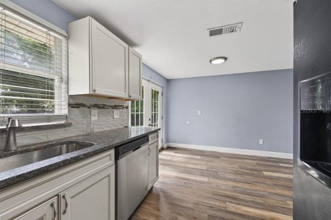 Villa ou maison à vendre à Tampa, Floride: 3 chambres, 82.13 m2 № 2287716 - photo 17