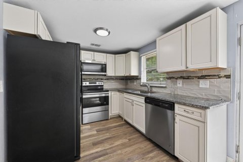 Villa ou maison à vendre à Tampa, Floride: 3 chambres, 82.13 m2 № 2287716 - photo 13