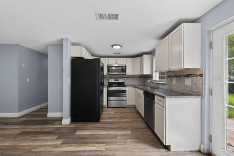 Villa ou maison à vendre à Tampa, Floride: 3 chambres, 82.13 m2 № 2287716 - photo 12