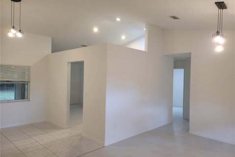 Снять в аренду виллу или дом в Палм-Кост, Флорида 3 комнаты, 136.94м2, № 1908170 - фото 3