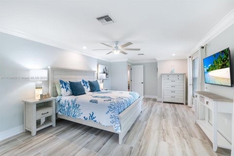 House in Marco Island, Florida 4 bedrooms, 249.16 sq.m. № 1488222 - photo 23