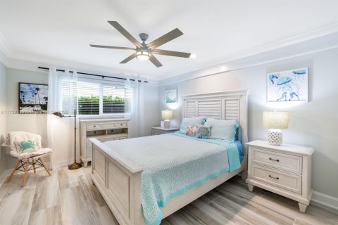 House in Marco Island, Florida 4 bedrooms, 249.16 sq.m. № 1488222 - photo 28