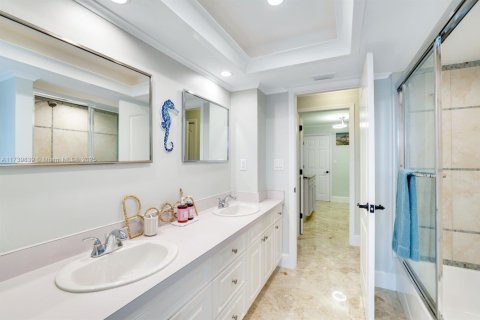House in Marco Island, Florida 4 bedrooms, 249.16 sq.m. № 1488222 - photo 30