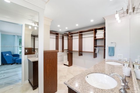 House in Marco Island, Florida 4 bedrooms, 249.16 sq.m. № 1488222 - photo 25