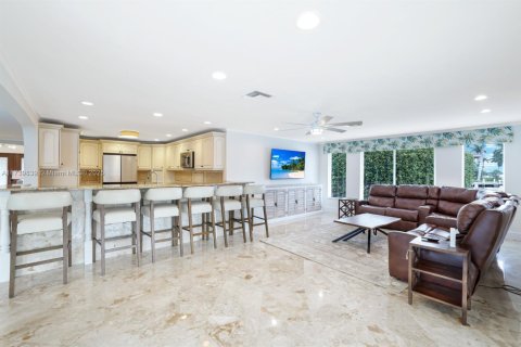 House in Marco Island, Florida 4 bedrooms, 249.16 sq.m. № 1488222 - photo 20