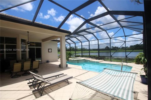 Casa en West Palm Beach, Florida 3 dormitorios, 229.84 m2 № 2034008