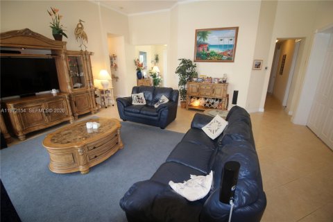 Casa en venta en West Palm Beach, Florida, 3 dormitorios, 229.84 m2 № 2034008 - foto 18