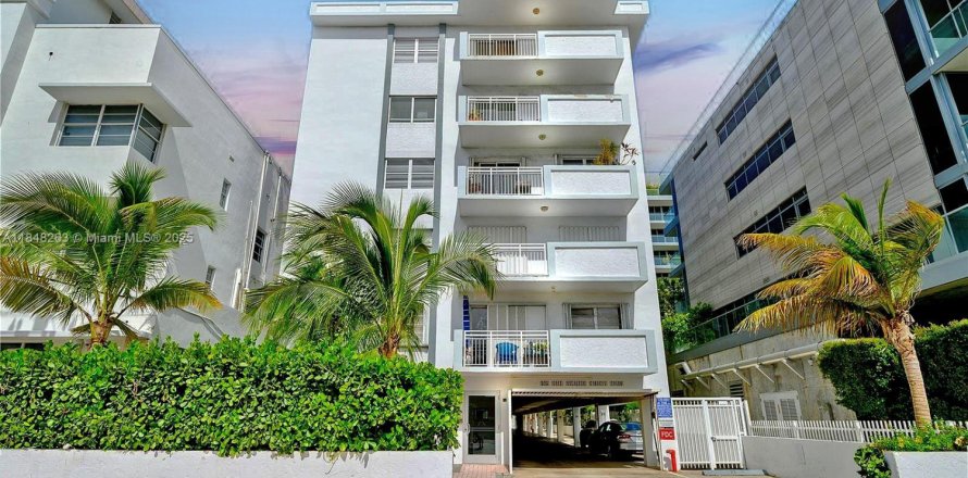 Condo in Miami Beach, Florida, 1 bedroom  № 1852170