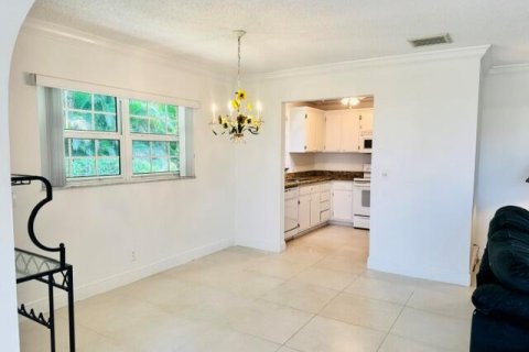 Condo in Atlantis, Florida, 2 bedrooms  № 2190342 - photo 8