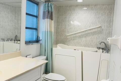 Condo in Atlantis, Florida, 2 bedrooms  № 2190342 - photo 14