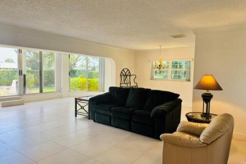 Condo in Atlantis, Florida, 2 bedrooms  № 2190342 - photo 5