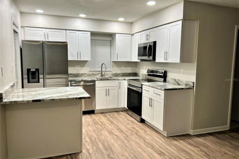 Apartamento en alquiler en Gulfport, Florida, 2 dormitorios, 83.61 m2 № 1850113 - foto 2