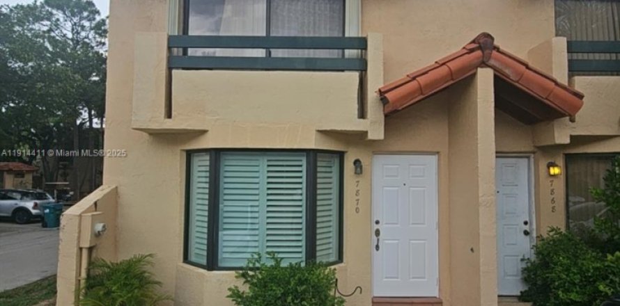 Touwnhouse à Miami, Floride 2 chambres, 107.02 m2 № 1970724