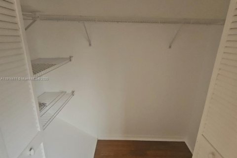 Touwnhouse à vendre à Miami, Floride: 2 chambres, 107.02 m2 № 1970724 - photo 25