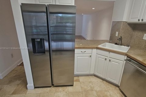 Touwnhouse à vendre à Miami, Floride: 2 chambres, 107.02 m2 № 1970724 - photo 10