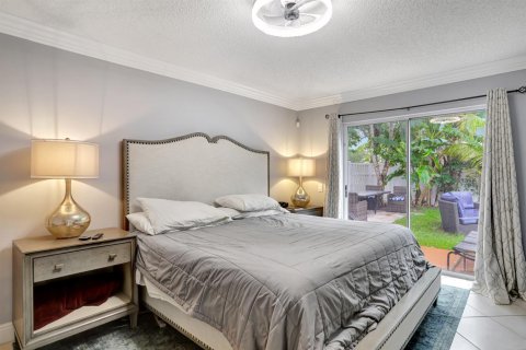 House in Coral Springs, Florida 3 bedrooms, 163.51 sq.m. № 2365713 - photo 20