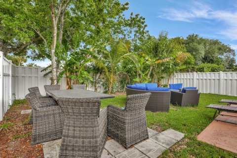 House in Coral Springs, Florida 3 bedrooms, 163.51 sq.m. № 2365713 - photo 11