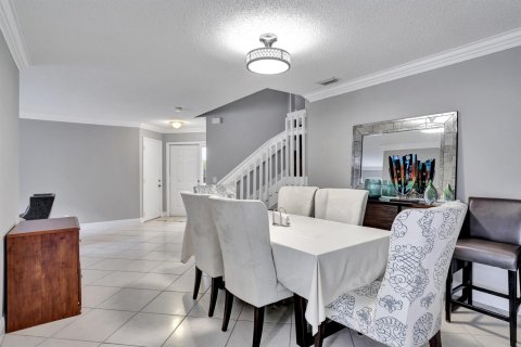 House in Coral Springs, Florida 3 bedrooms, 163.51 sq.m. № 2365713 - photo 30