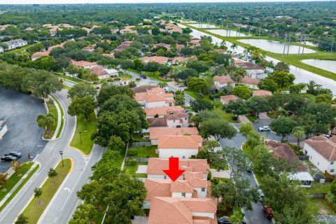 House in Coral Springs, Florida 3 bedrooms, 163.51 sq.m. № 2365713 - photo 5