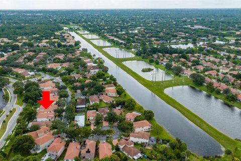 House in Coral Springs, Florida 3 bedrooms, 163.51 sq.m. № 2365713 - photo 8