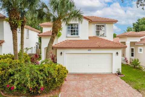 House in Coral Springs, Florida 3 bedrooms, 163.51 sq.m. № 2365713 - photo 3