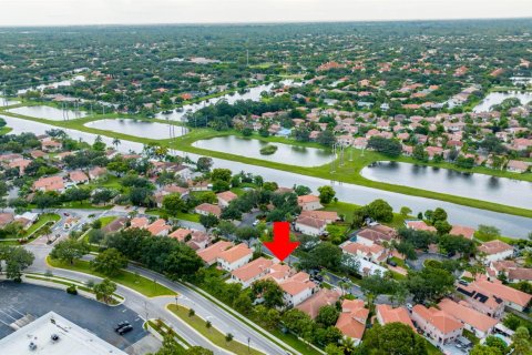 House in Coral Springs, Florida 3 bedrooms, 163.51 sq.m. № 2365713 - photo 7