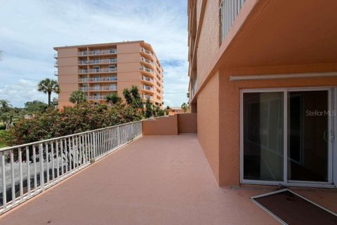 Condo in Saint Petersburg, Florida, 3 bedrooms № 2211687 - photo 12