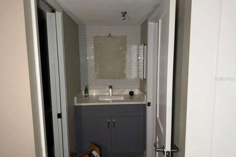 Condo in Saint Petersburg, Florida, 3 bedrooms № 2211687 - photo 6