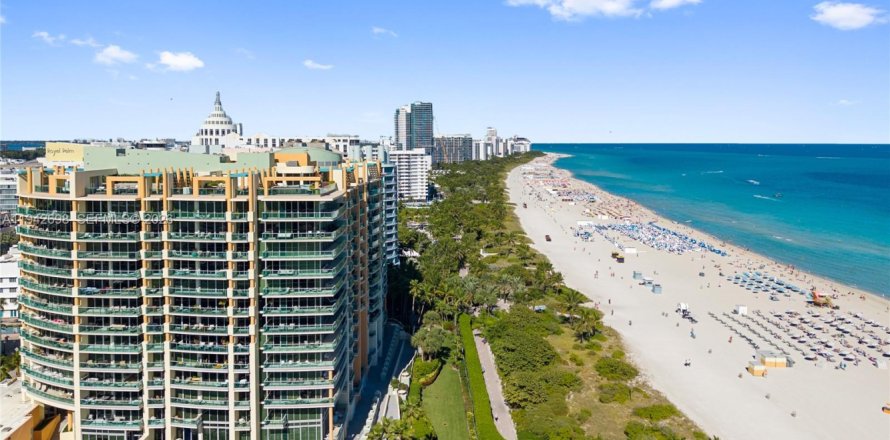 Кондоминиум с 3 спальнями в Майами-Бич, Флорида № 2001925