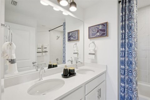 Townhouse in Zephyrhills, Florida 3 bedrooms, 152.17 sq.m. № 2094102 - photo 30