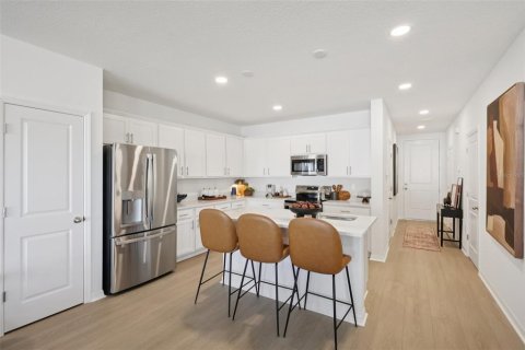 Townhouse in Zephyrhills, Florida 3 bedrooms, 152.17 sq.m. № 2094102 - photo 7