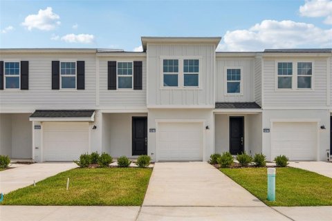 Townhouse in Zephyrhills, Florida 3 bedrooms, 152.17 sq.m. № 2094102
