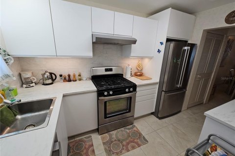 Condo in Gulfport, Florida, 1 bedroom  № 1917648 - photo 3