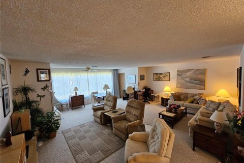 Condo in Gulfport, Florida, 1 bedroom  № 1917648 - photo 7