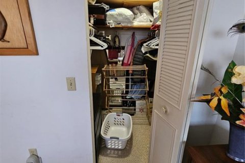 Condo in Gulfport, Florida, 1 bedroom  № 1917648 - photo 12