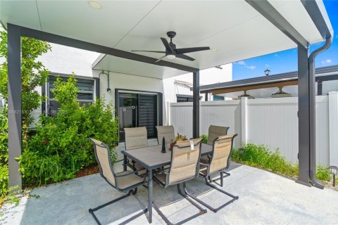 Touwnhouse à vendre à Hialeah, Floride: 3 chambres, 143.07 m2 № 1878722 - photo 24